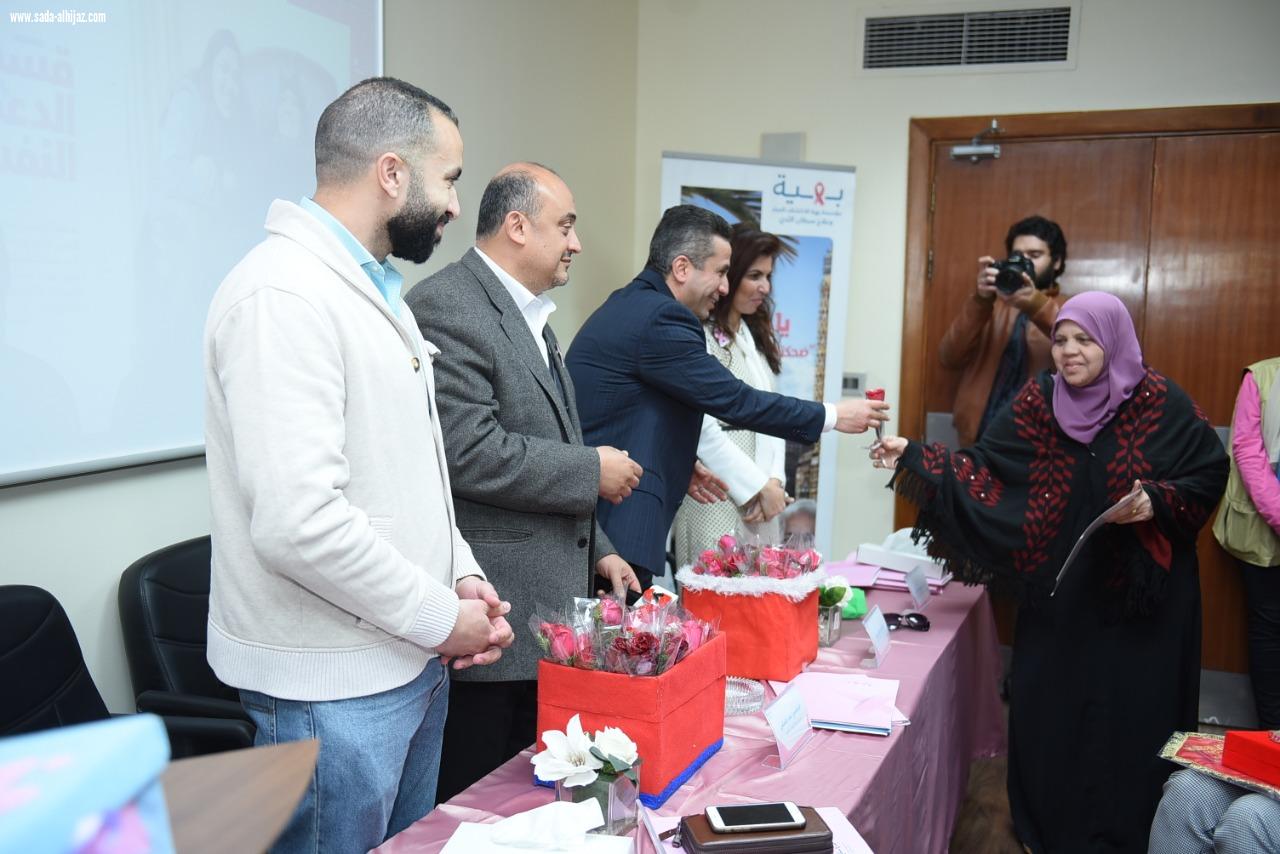 نجوم الإعلام ومسئولو النادي الأهلي في زيارة لـ «بهية»